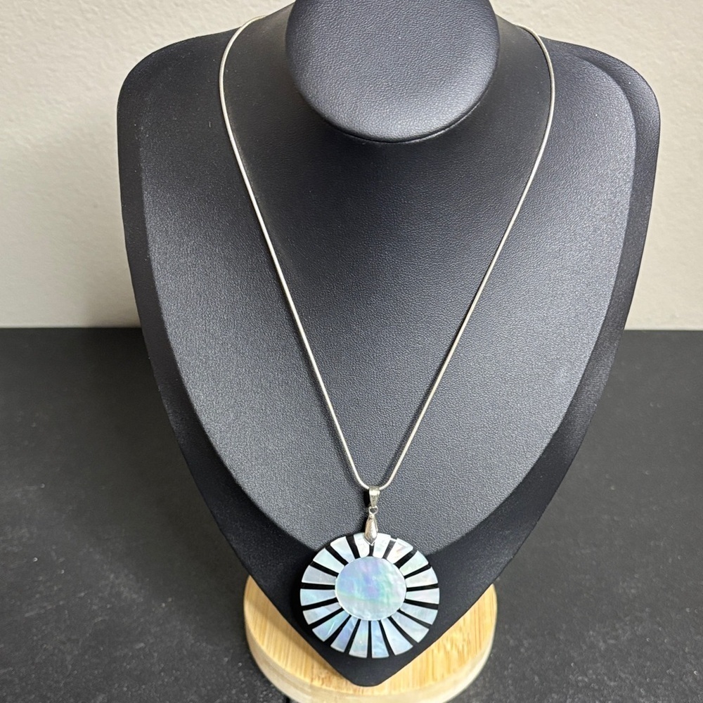 Sunburst Abalone Shell Round Pendant Silver Tone Chain Necklace